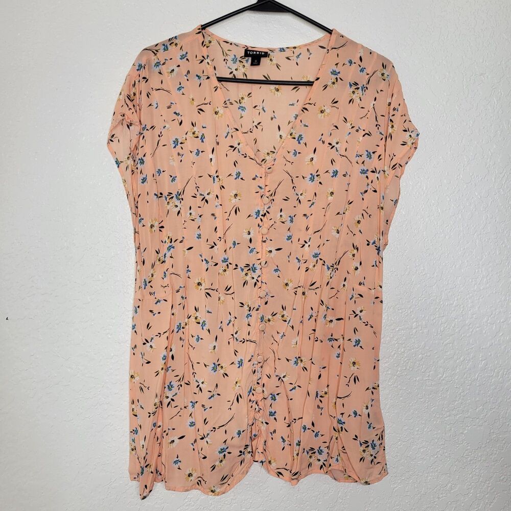Torrid Size L Peach Floral Fit & Flare Challis Button Front Short Sleeve Blouse - Picture 5 of 10